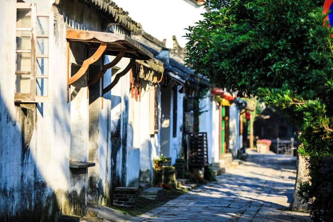解锁你的智慧,尽在撒贝宁升级当爸爸,何炅提着礼物去看孩子,撒贝宁当时是怎么做的?